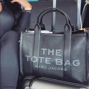 Marc Jacobs The TOTE BAG leather edition!